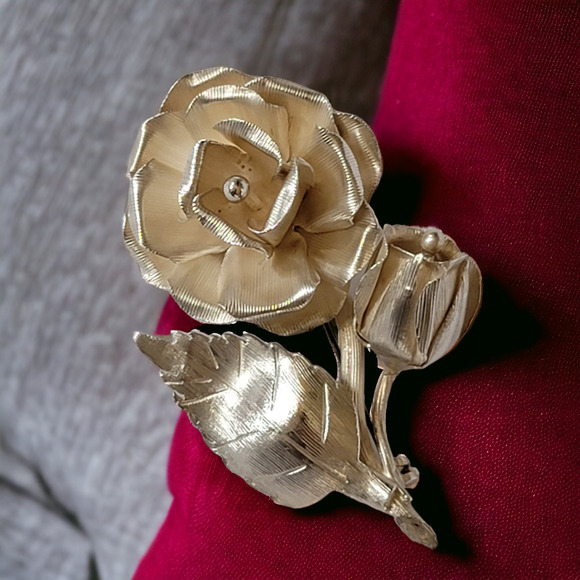 Vintage Floral Brooch - Artisan Sterling Silver with Bud - Picture 3 of 16